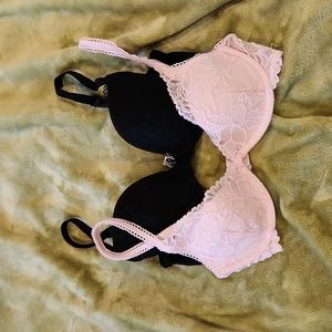 2 DKNY bras black and pink both 32C